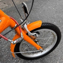 折りたたみ自転車　自転車　中古品　✴︎埼玉県川口/東京都足立区直接取引のみ✴︎ オレンジカラー
の画像
