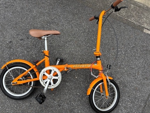 折りたたみ自転車　自転車　中古品　✴︎埼玉県川口/東京都足立区直接取引のみ✴︎ オレンジカラー