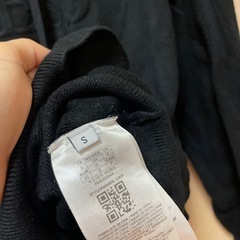 guess ニットパーカーの画像