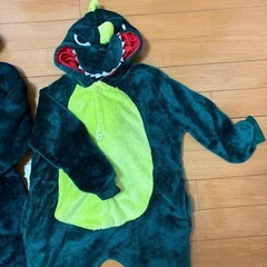 恐竜コスプレお揃い110cmと120cmの画像