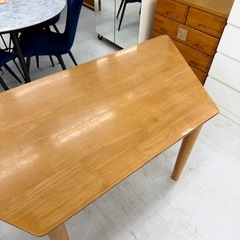 【お買い得‼️】高級♪ カリモク家具 180cm幅ダイニングテーブル 4人掛け 食卓 木製ナチュラルブラウン♪の画像
