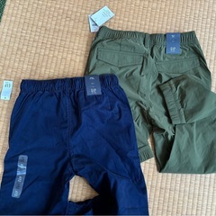 新品　GAP 長ズボン　150と160センチ　2本セットの画像