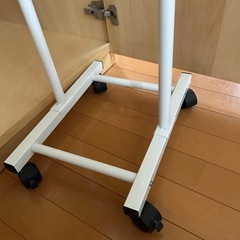 キャスター付スタンドミラーの画像