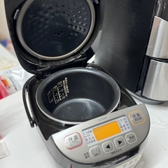 象印 極め炊き 3合 黒厚釜 5mm NL-BU05 クリーニング/遠赤内蓋/健康米 マイコン炊飯ジャー 炊飯器の画像