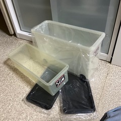 2個有ります。。コンパクト2段収納キャスター付き の画像