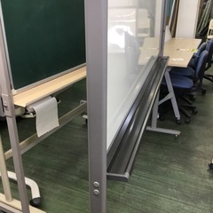 ホワイトボード脚付両面　⭐︎99285の画像