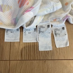 ユニクロ　ロンパース肌着　60 70 80 4枚セット　の画像