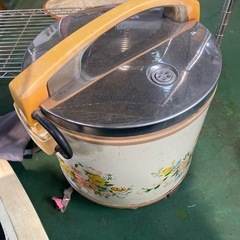 レトロ炊飯器の画像