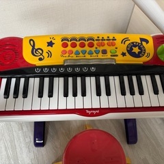 キッズキーボード　（マイク・椅子付き）の画像