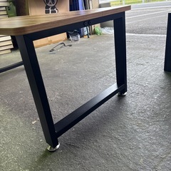 話し中ローテーブル 長テーブルの画像