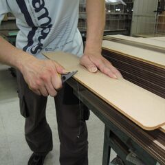 ＼ コツコツ × モクモク ／ゼロからはじめる軽作業スタッフ（アクリル加工）の画像