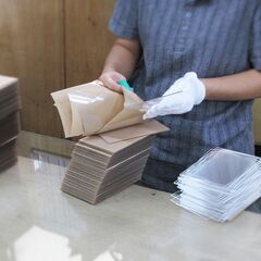 ＼ コツコツ × モクモク ／ゼロからはじめる軽作業スタッフ（アクリル加工）の画像