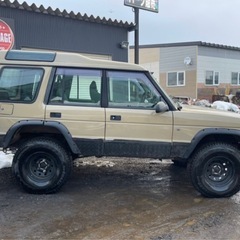 法定整備、車検2年付き❗️ ディスカバリー　300tdi 4WD 修復歴なし　サンルーフ　全塗装　リフトアップ　　ローン可能の画像
