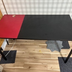 机、デスク、テーブルの画像