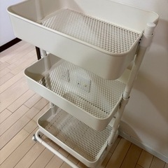 IKEA 移動式　キッチンワゴン　ロースコグの画像
