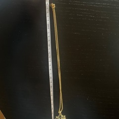 木のデザイン ネックレス 金色の画像