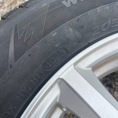 205/60R16 スタッドレスタイヤ + JOKERアルミホイールの画像