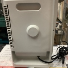 テクノス TEKNOS 人感センサー付きセラミックヒーター ホワイト TSI-M2200  リサイクルショップ宮崎屋　佐土原店　25.10.21Fの画像