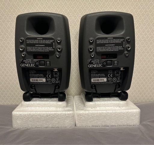 美品！GENELEC 8010 ペア モニタースピーカーダークグレー (Aneo