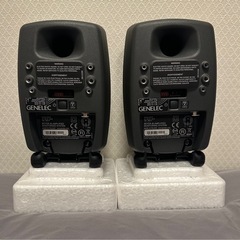 美品！GENELEC 8010 ペア モニタースピーカー　ダークグレーの画像