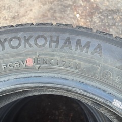 YOKOHAMAスタッドレスタイヤ　バリ山の画像