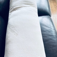 超美品　テンピュール(Tempur) ロング枕　抱き枕の画像