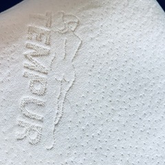 超美品　テンピュール(Tempur) ロング枕　抱き枕の画像