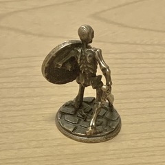 ★ スカル ドクロ の置物 人形 盾と剣 ★の画像