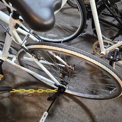 J1660【リユースのサカイ柏店】DAIWA　ダイワサイクル　クロスバイク　LASSIG　レッシグ LAS7007　7段変速　ホワイト★店頭にて試乗可★ 簡易クリーニング済　　 中古自転車 　流山市  松戸市 我孫子市 鎌ヶ谷市 船橋市 守谷市 取手市　参考価格36,300円の画像
