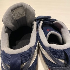 アシックス　スニーカー　21.5cmの画像