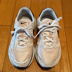 美品 NIKE 24cm FD2196-100 フェニックスワッフルサミットの画像