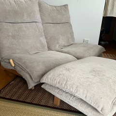 ソファー　スツール付きの画像