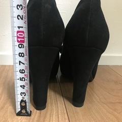 新品パンプス 黒　22.5cmの画像