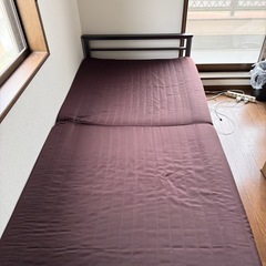 シングルサイズ 折りたたみ式ベッド（ブラック）使用感あり・引き取り限定【横浜市磯子区】の画像
