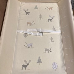 オムツ交換台の画像