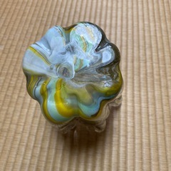 ガラスの花瓶の画像