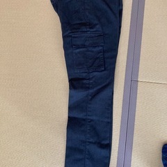 beamsダークグレーのカーゴパンツ、Mサイズの画像