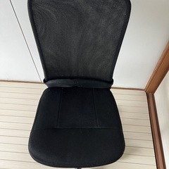 キャスター付きオフィスチェアの画像