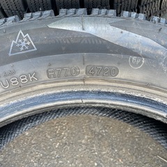 スタッドレスタイヤ 205/55R16の画像