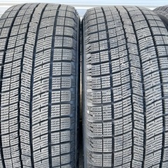 スタッドレスタイヤ 205/55R16の画像