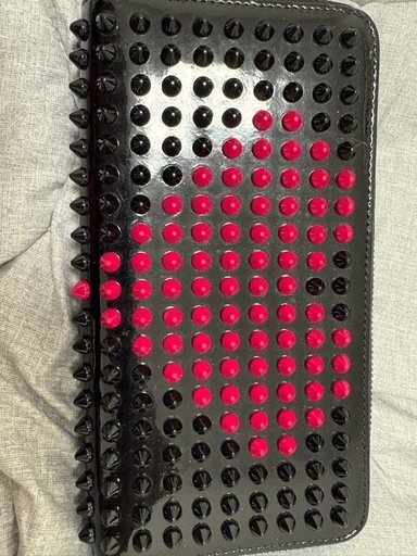 ルブタン　長財布