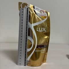 LUX　詰め替え用シャンプー　の画像