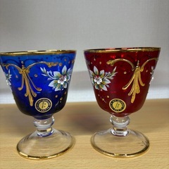 ✨ベネチアンガラス 赤＆青 花柄グラス 2個セット✨の画像