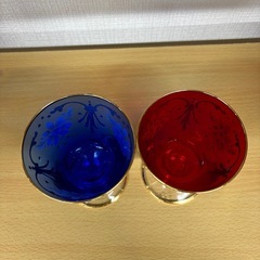 ✨ベネチアンガラス 赤＆青 花柄グラス 2個セット✨の画像