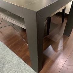差し上げます。ダイニングテーブルの画像