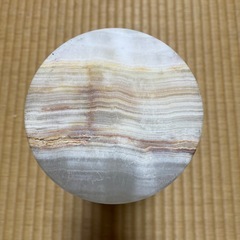 筒状の置物の画像