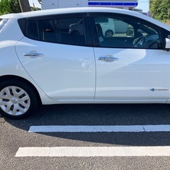 リーフ　電気自動車の画像
