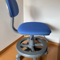 子供用学習机用のイスの画像