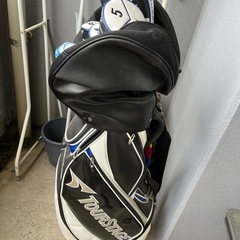 【10月25日引き取り限定】福岡市東区　ゴルフバッグ4点セットの画像