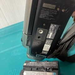 SONY ビデオカメラ　CCD-TRV615の画像